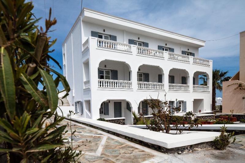 Avraki Hotel